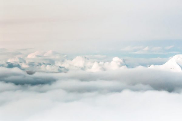 Bland molnen - hemsidor foto